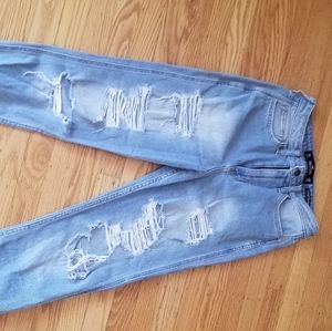 Hollister Ultra High-Rise Mom Jean